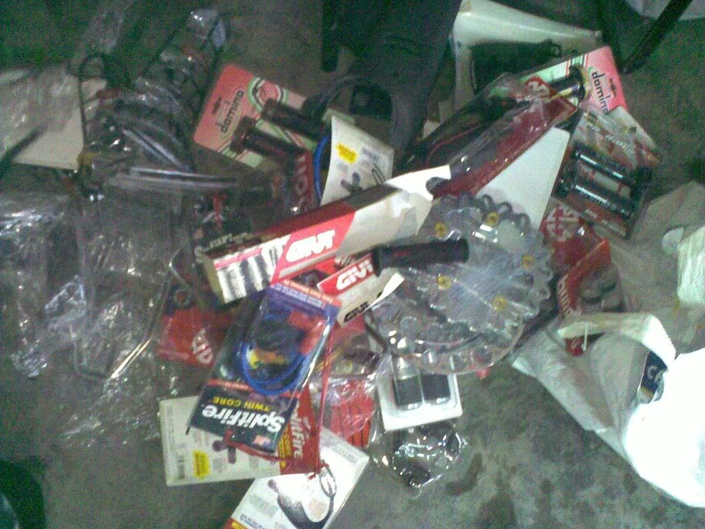 Khai trương quận 9 thủ đức chuyên sơn xe màu vi tính và phụ tùng xe