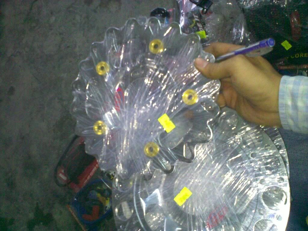 Khai trương quận 9 thủ đức chuyên sơn xe màu vi tính và phụ tùng xe