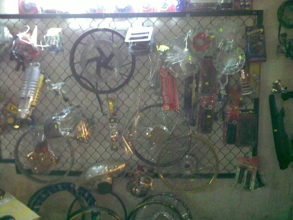 Khai trương quận 9 thủ đức chuyên sơn xe màu vi tính và phụ tùng xe