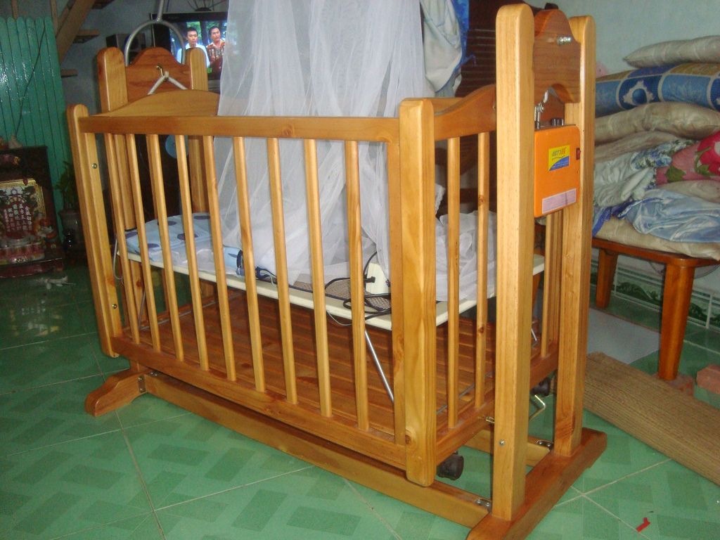 bán nôi gỗ autoru 2 trong 1 nôi củi