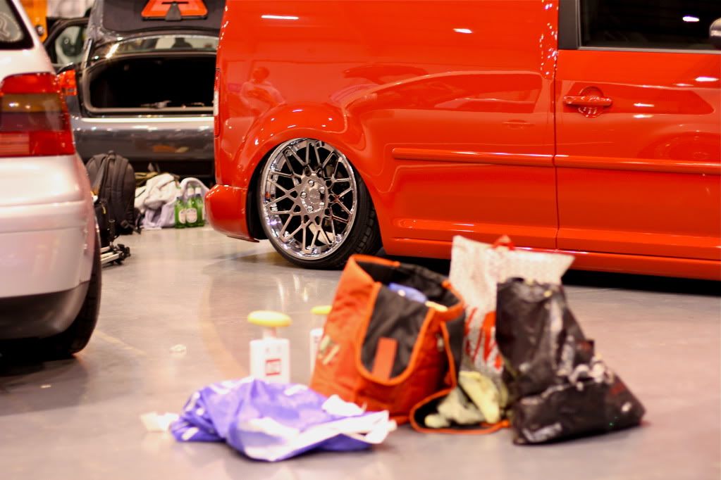 IMAGE: http://i294.photobucket.com/albums/mm104/tomashandmilly/car%20colour%20pics/IMG_2539.jpg