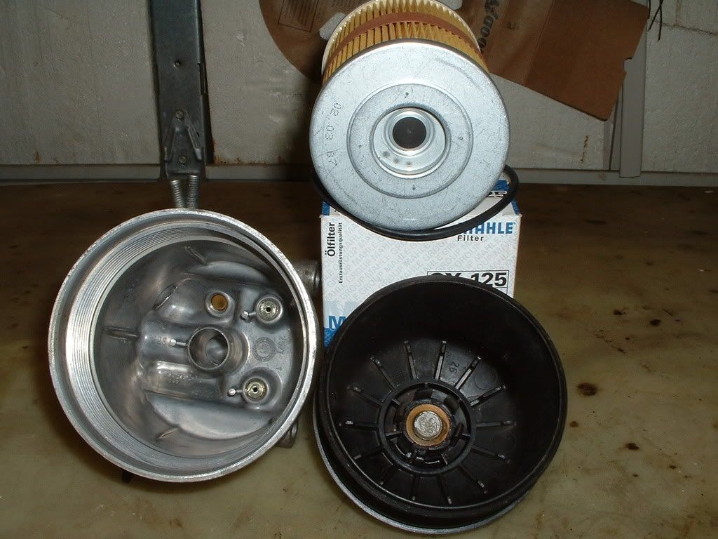 why wont the oil filter snap back in the housing? VW Vortex