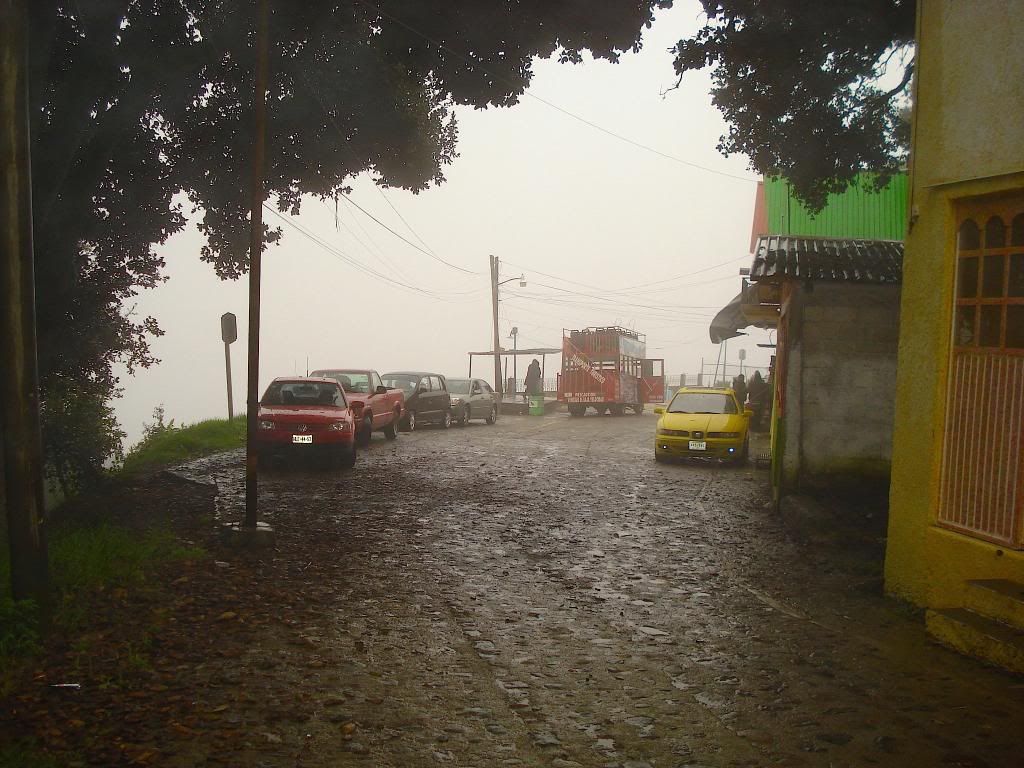 Neblina en Real Del Monte, Hidalgo, México (fotos propias) Neblina en Real Del Monte, Hidalgo, México (fotos propias)