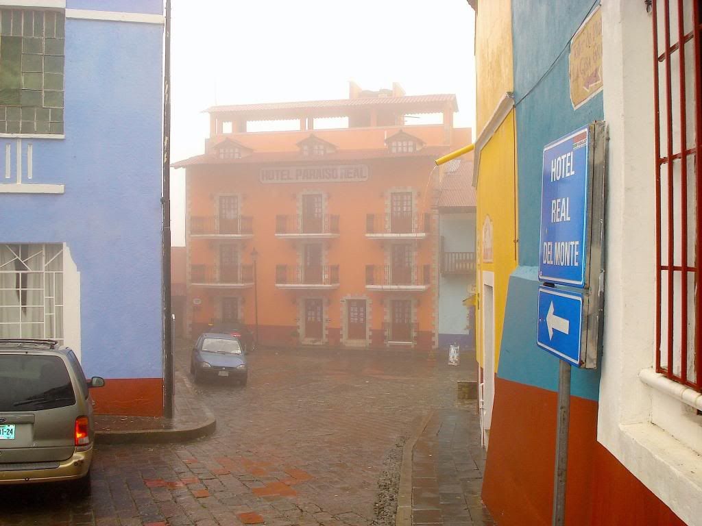 Neblina en Real Del Monte, Hidalgo, México (fotos propias) Neblina en Real Del Monte, Hidalgo, México (fotos propias)