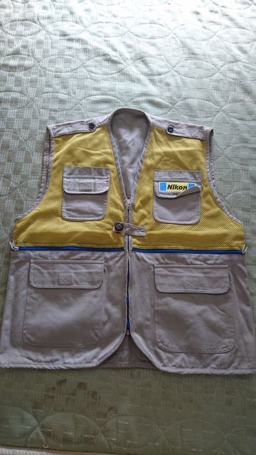 Bán tủ chống ẩm, balô Lowepro và áo khoác Nikon!!! - 1