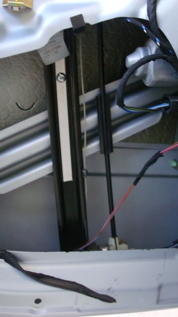 [informative pictures] tried to fix rear window "wont go up" problem