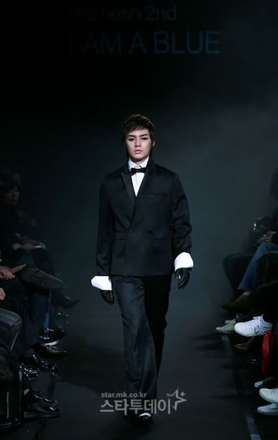 kim joon >>Fashion show during Seoul Fashion Week,