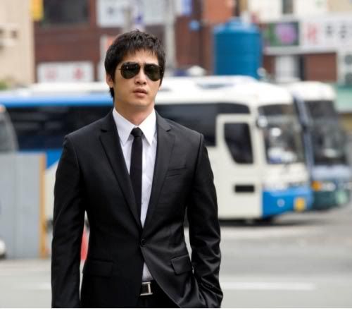 Kang Ji-hwan injured on set