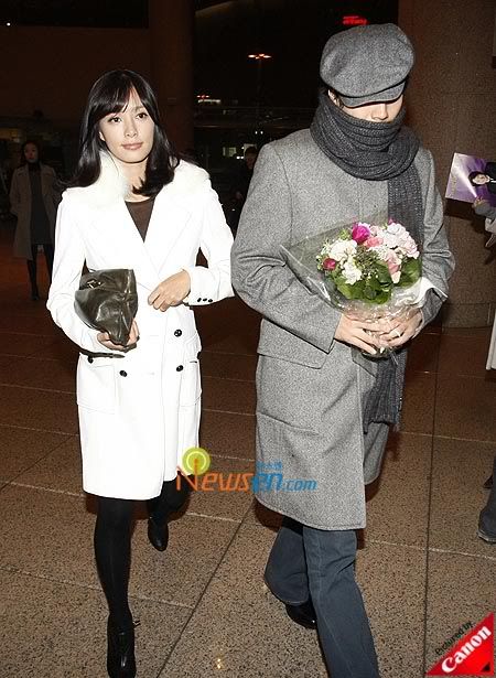 Kwon-Sohn couple spotted at Yiruma concert