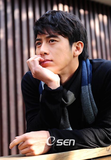 Go Soo makes a double comeback