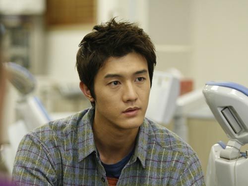 Lee Ki-woo up for two movies and army duty