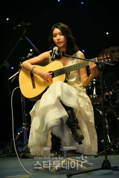 Chae Jung-ahn back onstage
