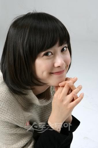Actress-singer-director Gu Hye-sun to publish a book