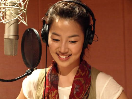Han Ji-hye sings “Luv Luv”
