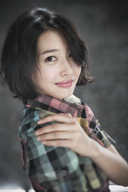 Not too long after her last drama, last year&#39;s dark and intense Friend, Our Legend, actress Wang Ji-hye is coming back with a lighter, more upbeat role in ... - wangjihye_9