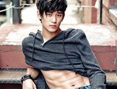 Kim Soo-hyun has choco abs (?) (!)