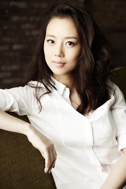 Moon Chae-won takes the lead in SBS drama