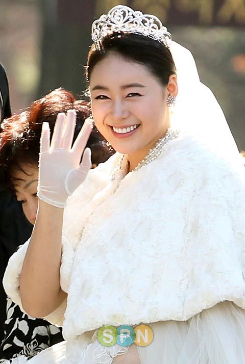 Actress Heo Yi-jae marries