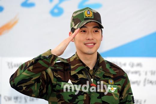 Kim Jae-won completes his military service