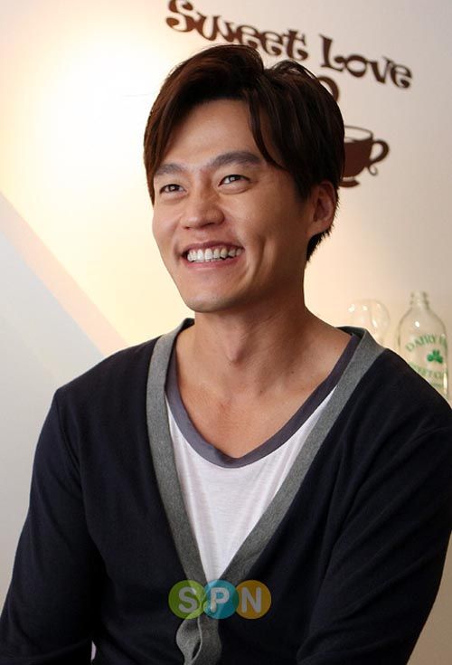 Lee Seo-jin back with another sageuk