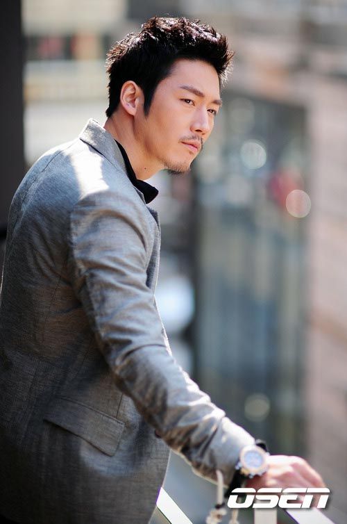 Jang Hyuk declines drama, avoids typecasting