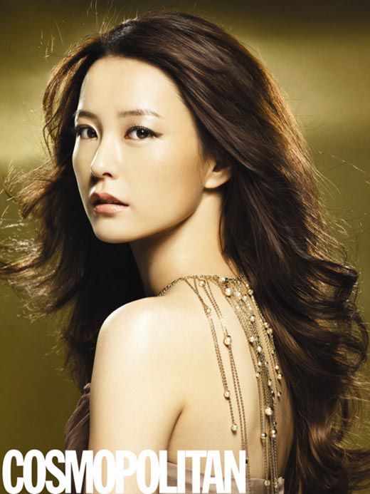 Jung Yumi glams up for the magazines