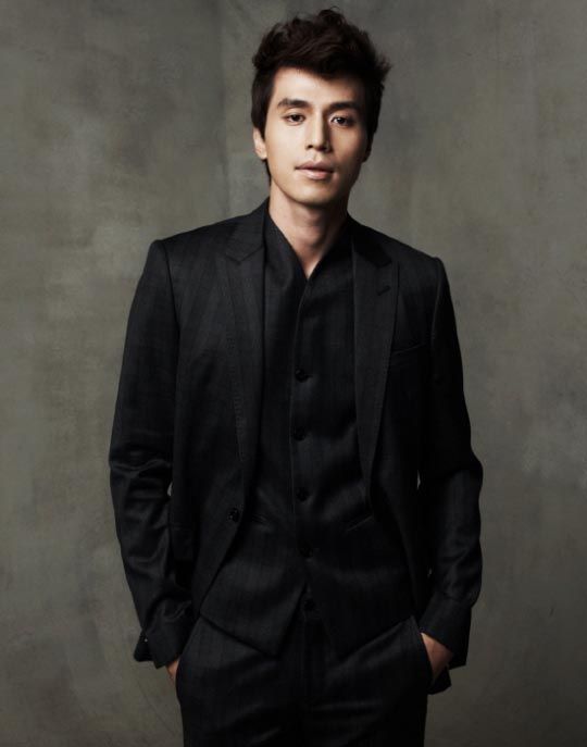 Strong Heart picks Lee Dong-wook as new MC