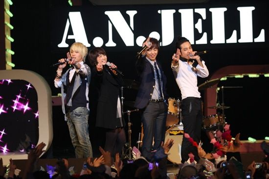 A.N.JELL holds its last concert