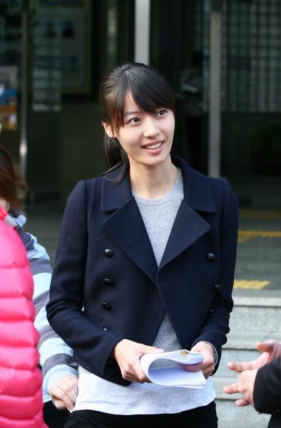 Yoon So-yi jumps into filming for Hero