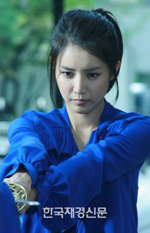 Chae Jung-ahn in the Hot-Blooded Salesman