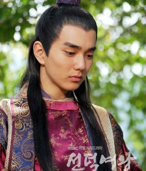 King Yoo Seung-ho makes his Seon-deok appearance