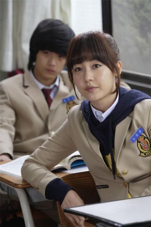 Romance Town’s Sung Yuri goes back to high school