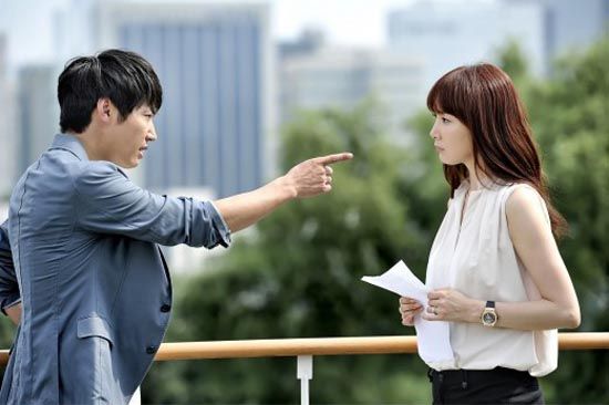 Choi Ji Woo And Yoon Sang Hyun As Cant Loses Warring Couple Dramabeans Korean Drama Recaps