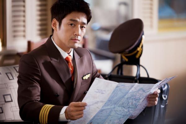 Pilot-photographer Ji Jin-hee for Take Care of Us, Captain