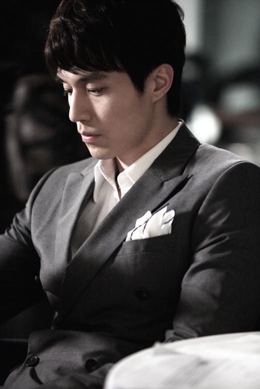Lee Dong-wook in Scent of a Woman
