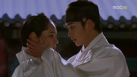 The Moon That Embraces the Sun: Episode 10
