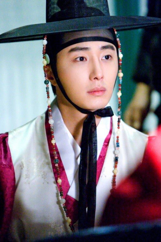 Jung Il-woo and the adults of Moon/Sun to appear this week