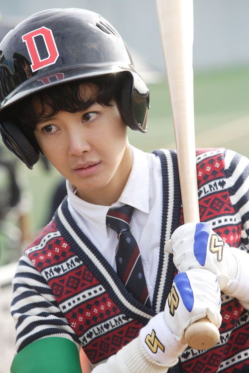 Lee Shi-young goes to bat for Wild Romance