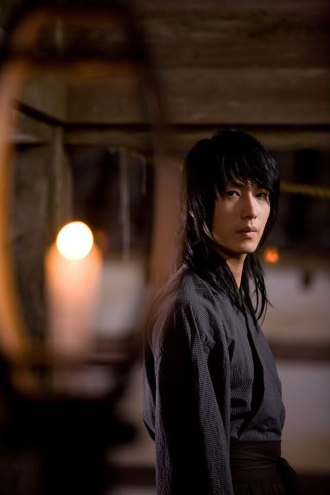 Jung Il-woo makes a surprising(ly hot?) Iljimae