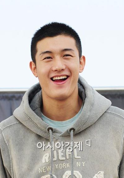 Enlistment day for Lee Ki-woo