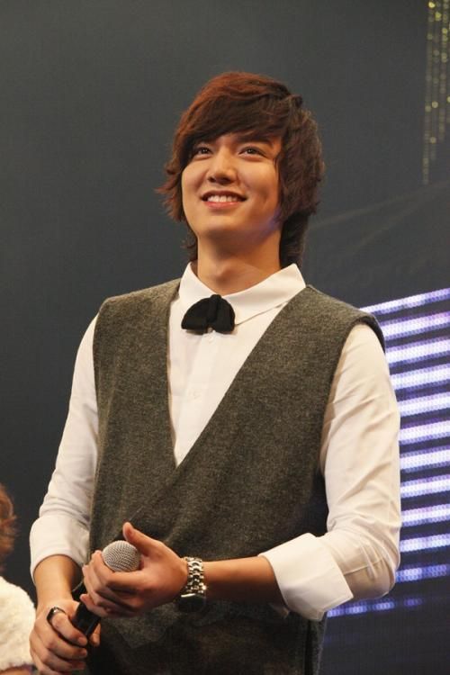 Lee Min-ho at first of four overseas fanmeetings