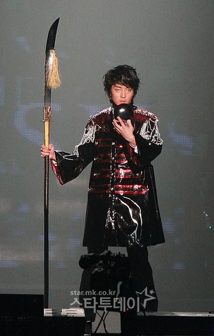 Junki’s “Episode 2: The Mask” concert