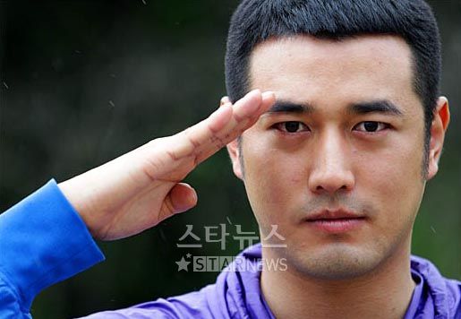 Jo Han-seon begins his military service