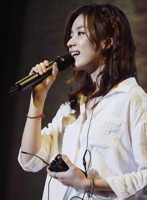 Han Hyo-joo’s first solo fanmeeting