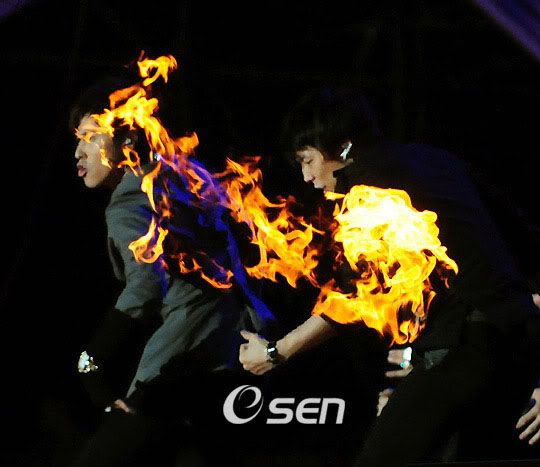 DBSK both hot and on fire