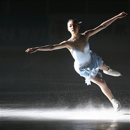 Kim Yuna in a rare off-the-ice performance