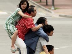 Cha Tae-hyun carries a heavy load in Hello Ghost