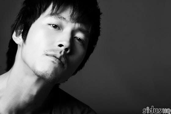 Jang Hyuk adds another movie to his busy schedule