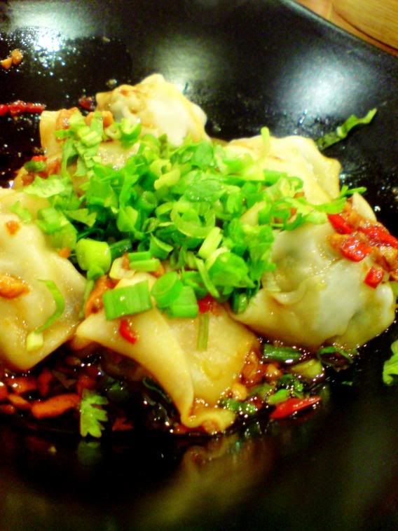 Pork Dumpling with Hot Chilli Sauce