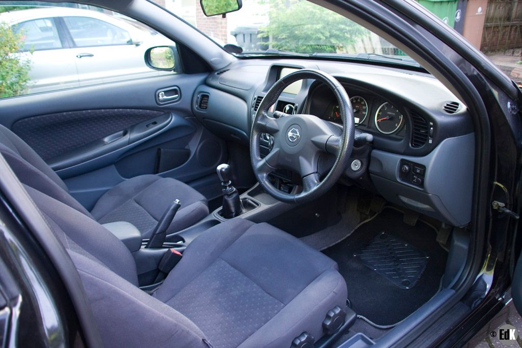 Nissan Almera n16 2006 салон